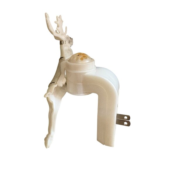 Bath & Body Works Lot of 2 Wallflower Plug ins PRANCING REINDEER and POINSETTIA - Picture 3 of 12